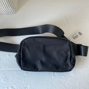 Lululemon Everywhere Belt Bag